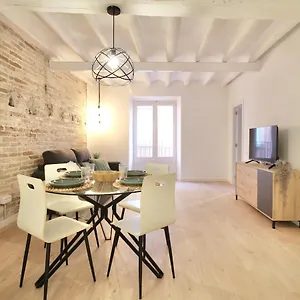 mediterranean-way-cavaller-suites.top-hotels-tarragona.com/