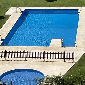 Encantador Piso Con Terraza Y Piscina Benalmádena